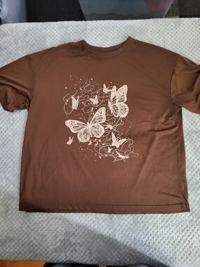 Shein Brown‎ Tee With Butterflies XL